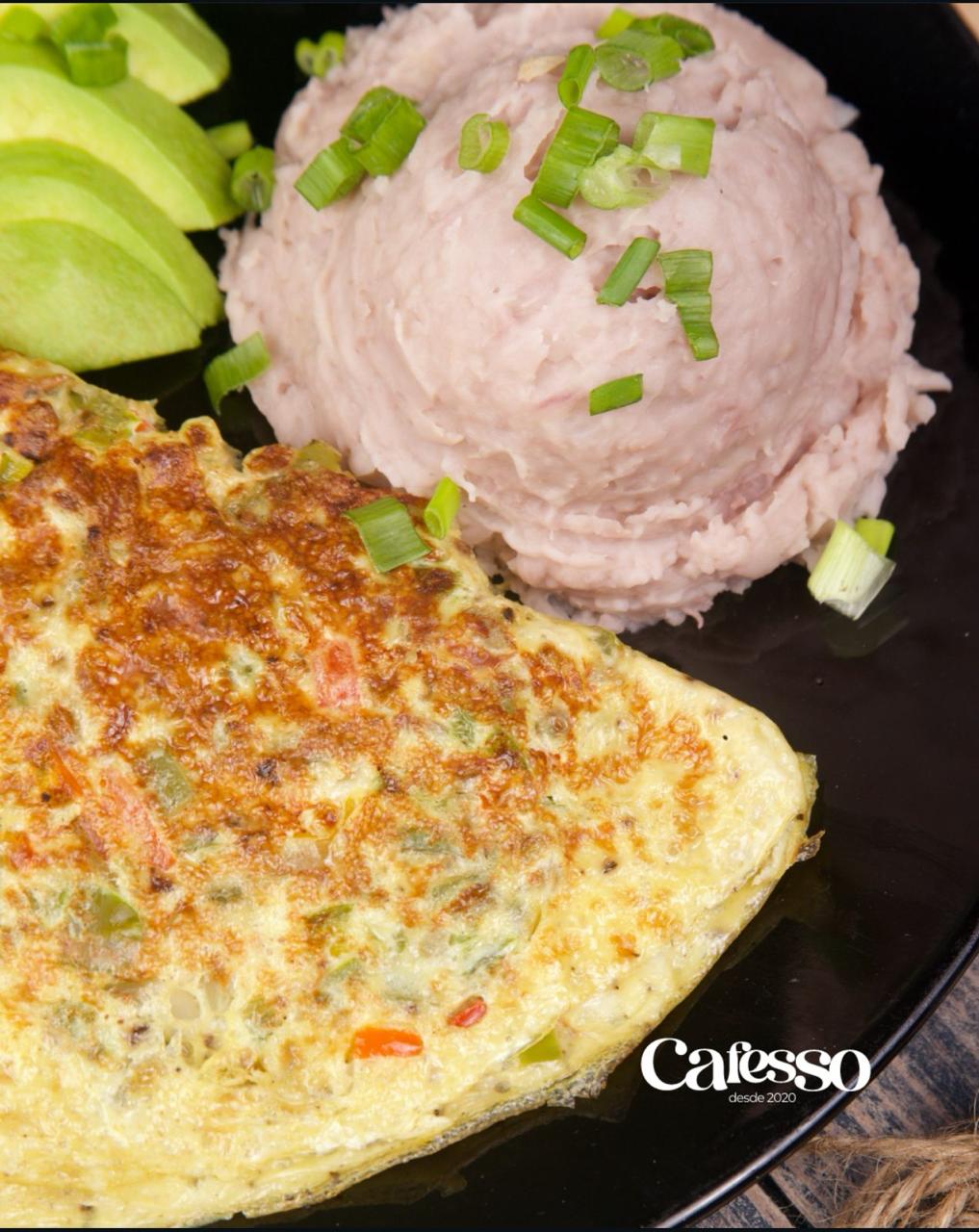 Omelette con mangú